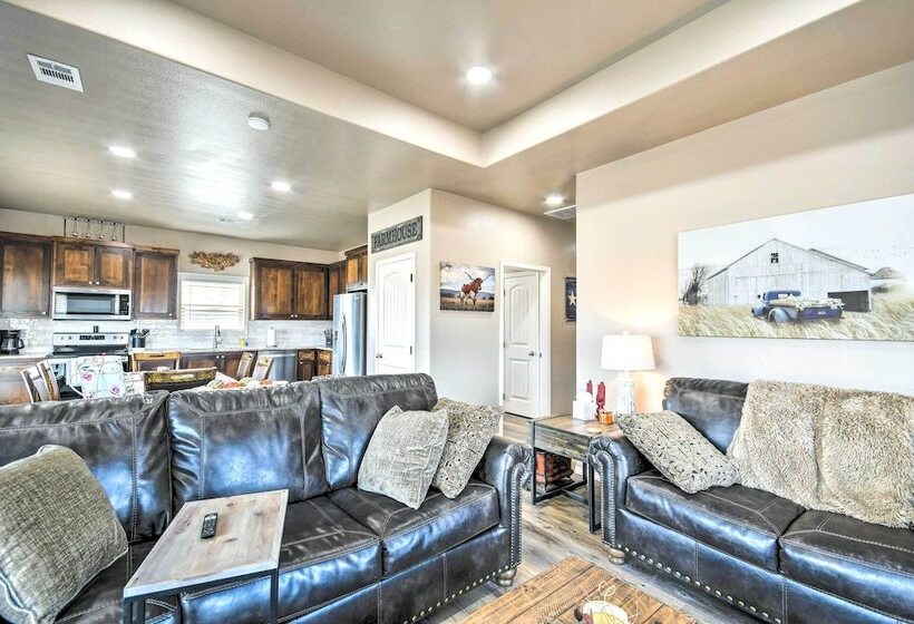 Amarillo Home: 16 Mi To Amarillo Zoo!