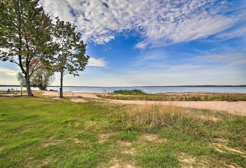 Beachfront Lake Michigan Log Cabin With Sauna!
