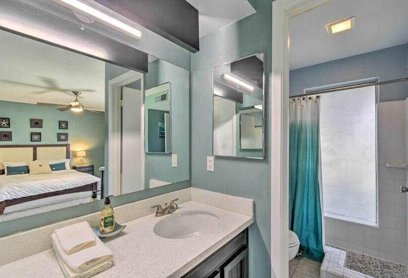 Beautiful Mesa Escape W/ Yard + Private Pool!