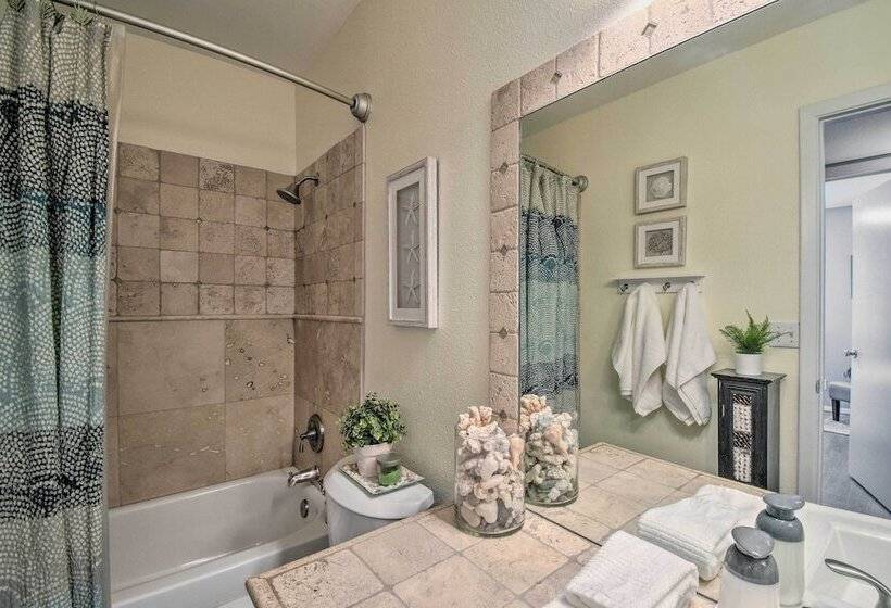 Beautiful Mesa Escape W/ Yard + Private Pool!