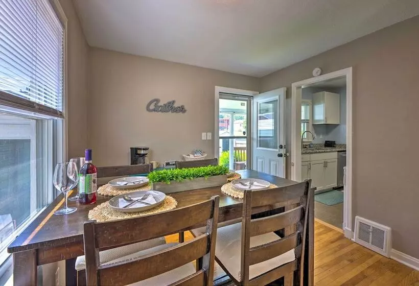 Charming Charleston Home W/ Yard & Fire Pit!