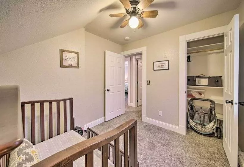 Charming Kellogg Home Near Outdoor Activities