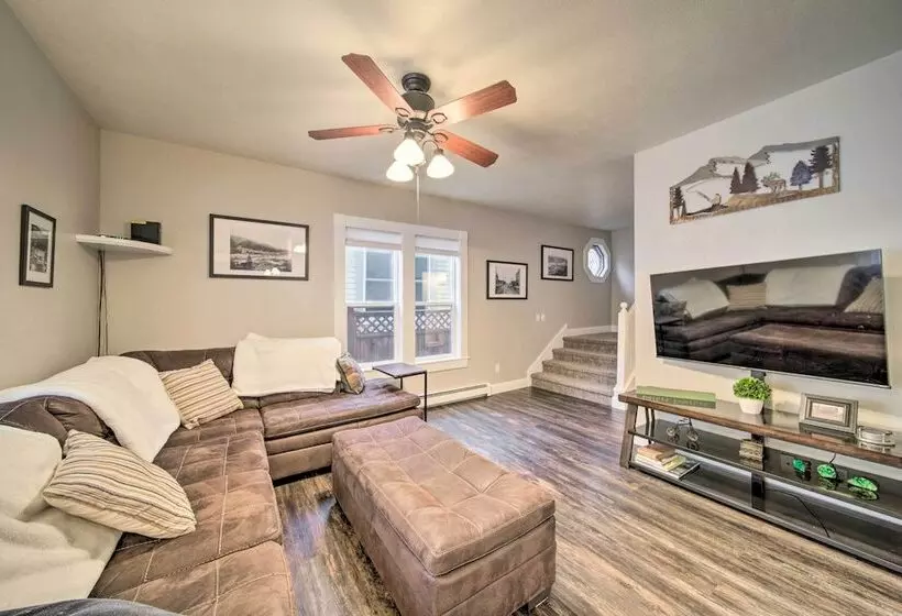 Charming Kellogg Home Near Outdoor Activities