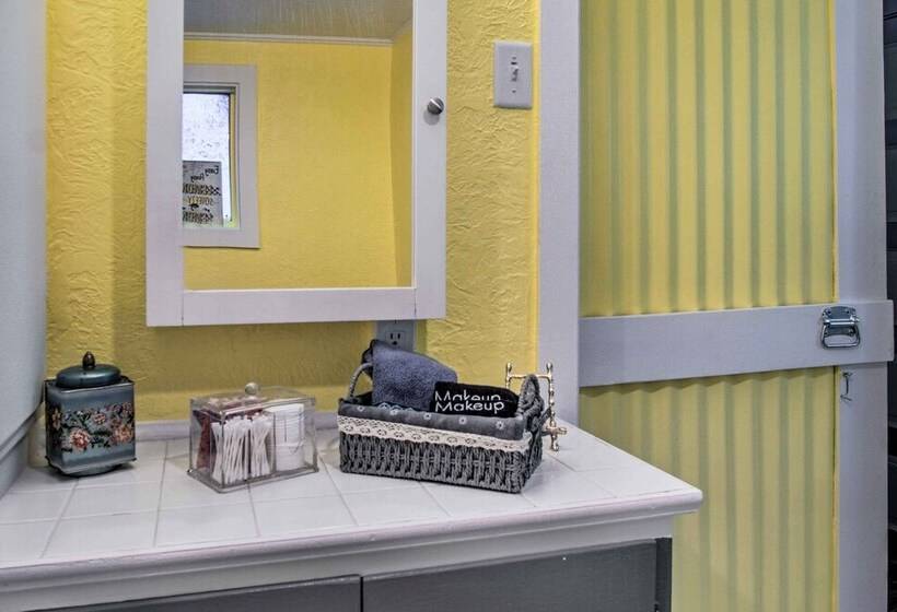 Colorful Bisbee Home W/ Patio ~ 1 Mi To Dtwn!