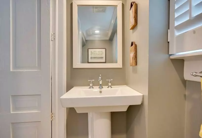 Cool Hollow House Historic Waterfront Retreat!