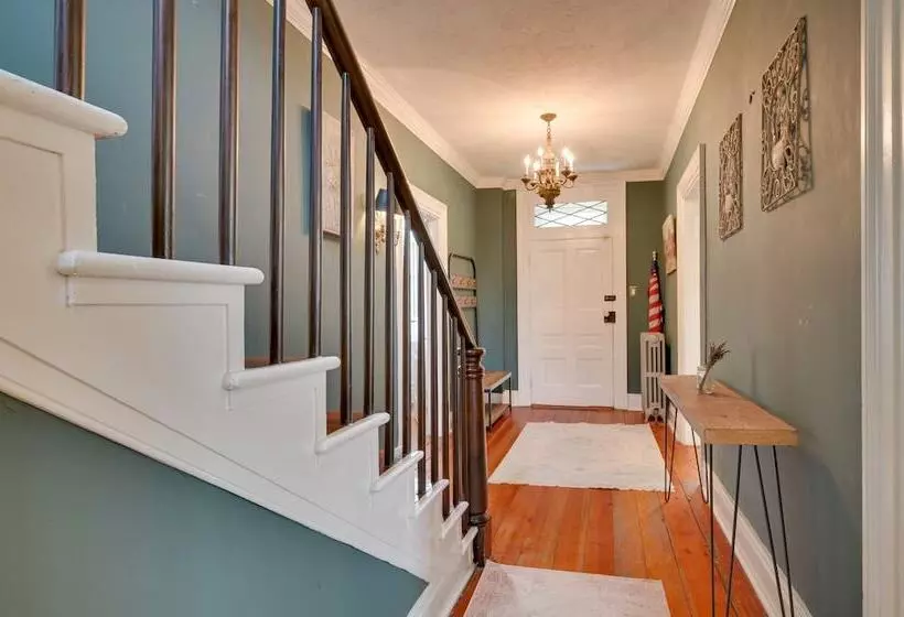 Cool Hollow House Historic Waterfront Retreat!