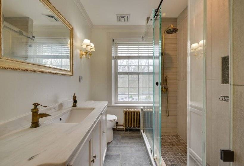 Cool Hollow House Historic Waterfront Retreat!