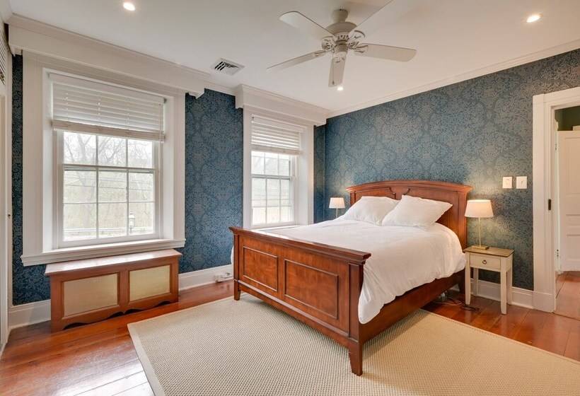 Cool Hollow House Historic Waterfront Retreat!