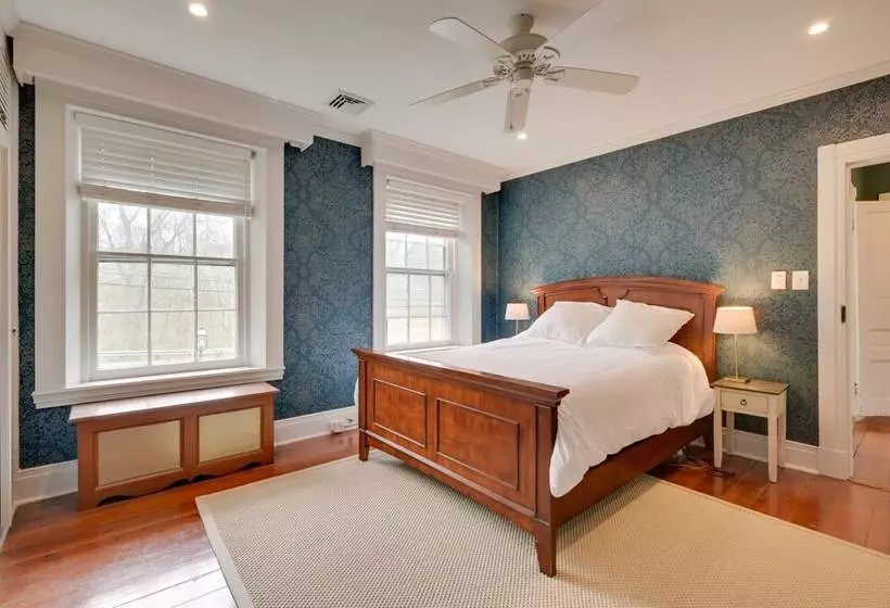 Cool Hollow House Historic Waterfront Retreat!