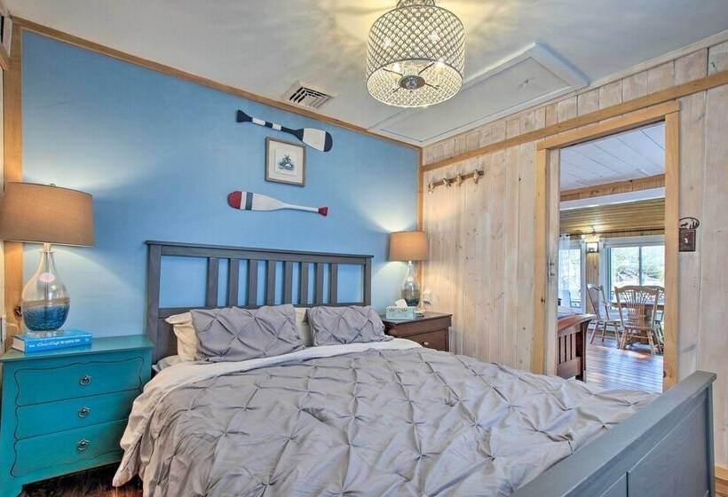 Cozy Lakefront Cottage W/ Fire Pit, Grill & Views!