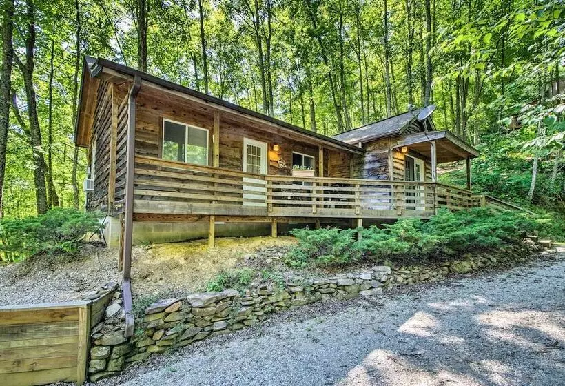 Cozy The Woodshop Cabin W/ Deck & Forest Views!