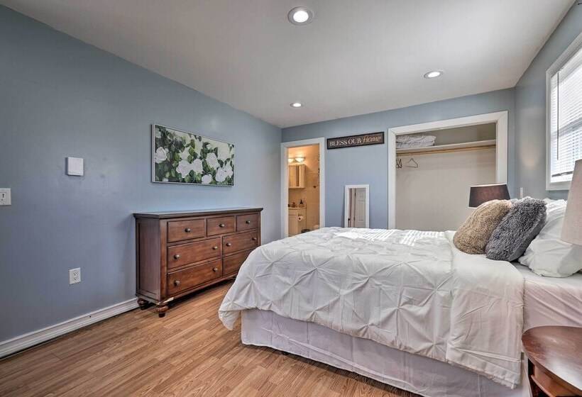 Cozy Tobyhanna Retreat W/ Hot Tub & Game Room!