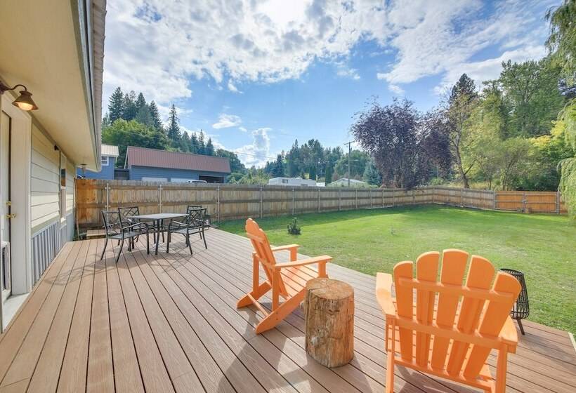 Downtown Bonners Ferry Home W/ Covered Porch!