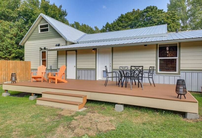 Downtown Bonners Ferry Home W/ Covered Porch!