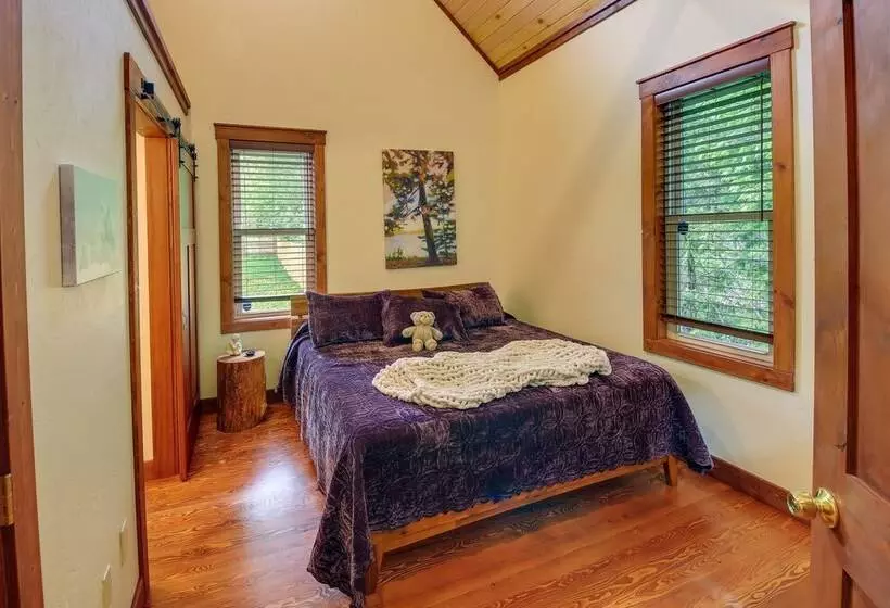 Downtown Bonners Ferry Home W/ Covered Porch!