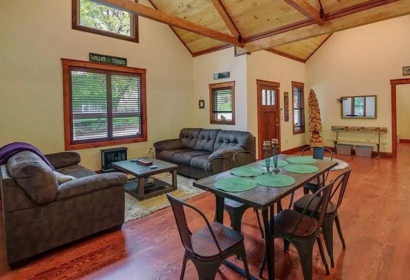 Downtown Bonners Ferry Home W/ Covered Porch!