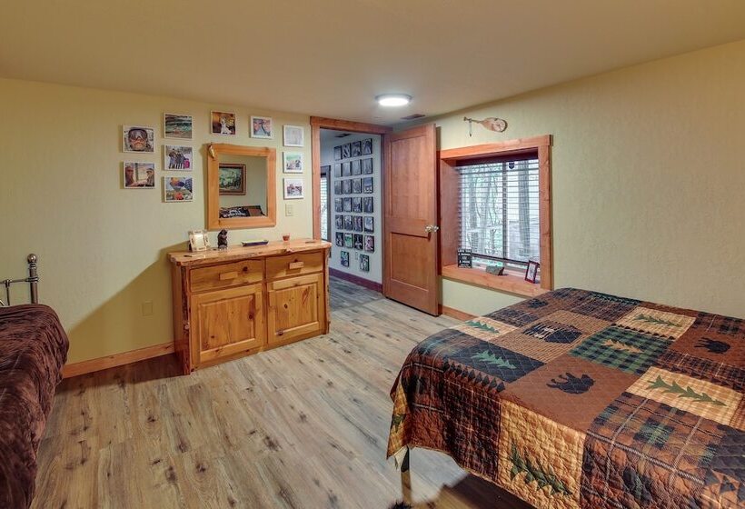 Downtown Bonners Ferry Home W/ Covered Porch!