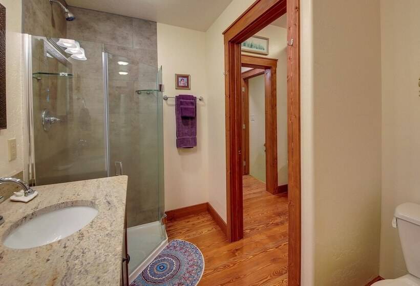 Downtown Bonners Ferry Home W/ Covered Porch!