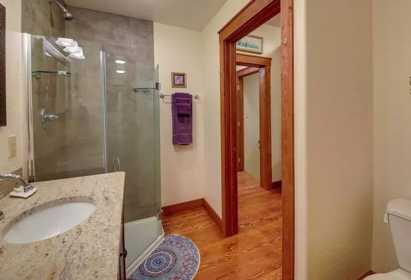 Downtown Bonners Ferry Home W/ Covered Porch!