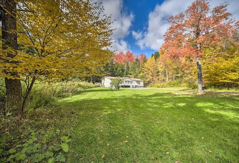 Creekside Catskills Getaway Near Hunter Mountain