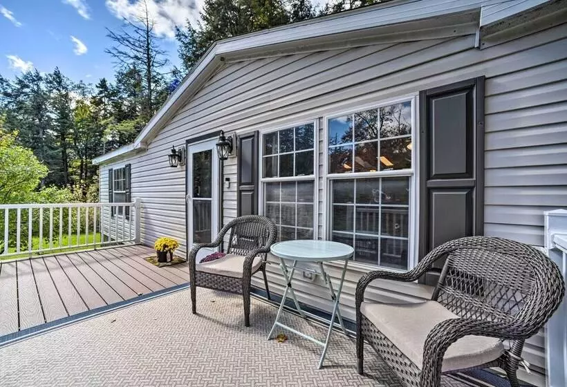 Creekside Catskills Getaway Near Hunter Mountain