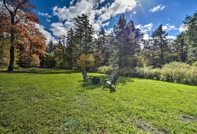 Creekside Catskills Getaway Near Hunter Mountain