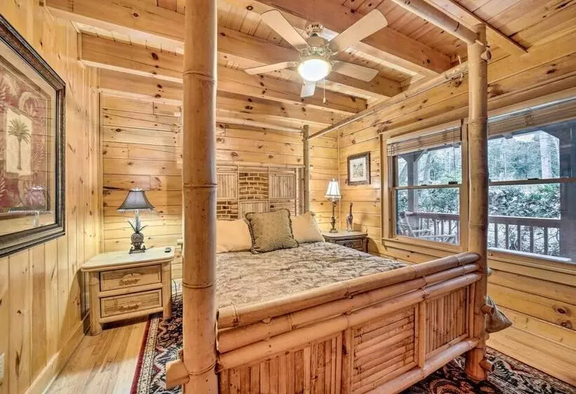 Walk To Golfing: Grand Maggie Valley Cabin!