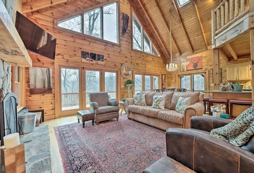 Walk To Golfing: Grand Maggie Valley Cabin!