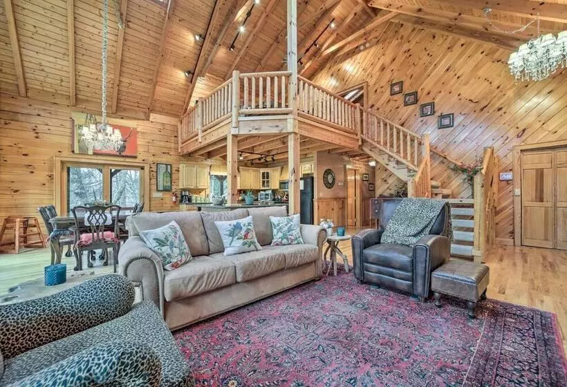 Walk To Golfing: Grand Maggie Valley Cabin!