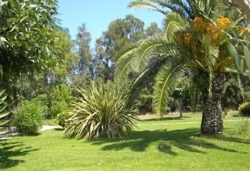 Hotelli Auberge Les Oliviers