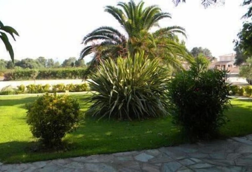 בית מלון כפרי Auberge Les Oliviers