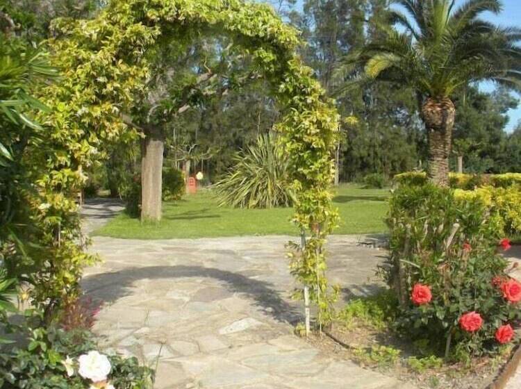 בית מלון כפרי Auberge Les Oliviers