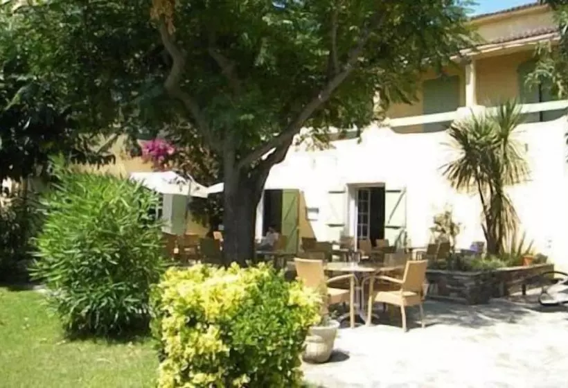 Hotelli Auberge Les Oliviers