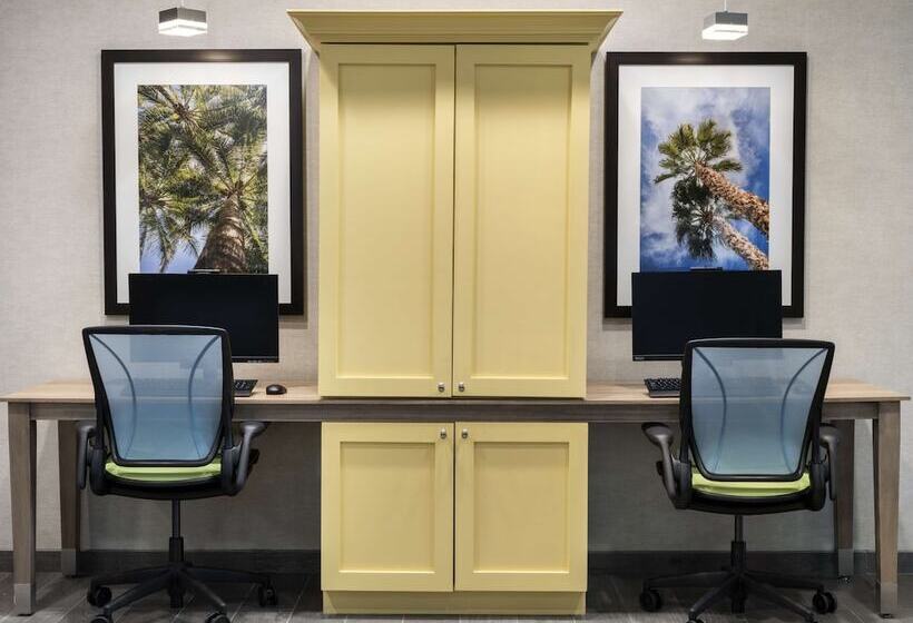 ホテル Home2 Suites By Hilton Orlando South Davenport