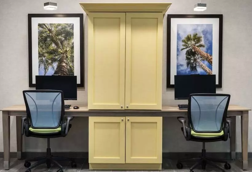 Hotelli Home2 Suites By Hilton Orlando South Davenport