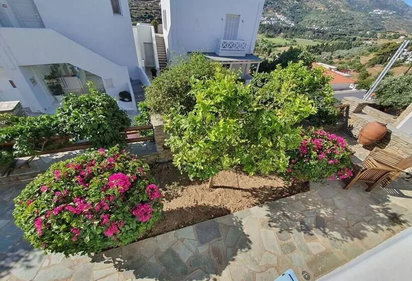 Karaoulanis Apartments