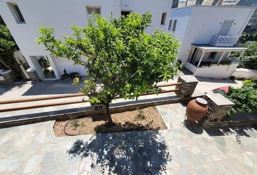 Karaoulanis Apartments