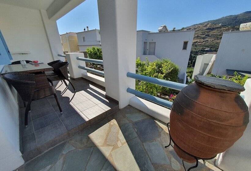 Karaoulanis Apartments