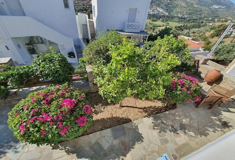 Karaoulanis Apartments