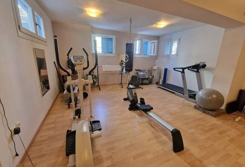 Karaoulanis Apartments