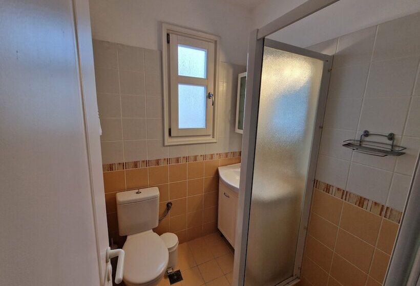 Karaoulanis Apartments