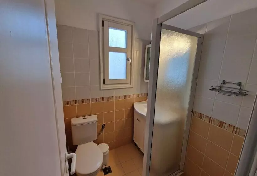 Karaoulanis Apartments