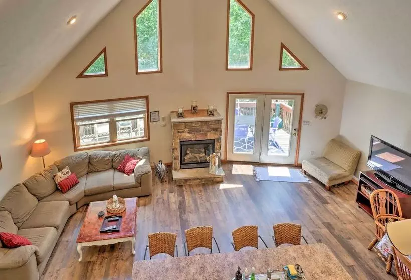 Deck, Hot Tub & Game Room: Lake Harmony Home