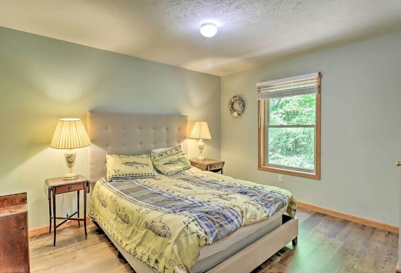 Deck, Hot Tub & Game Room: Lake Harmony Home