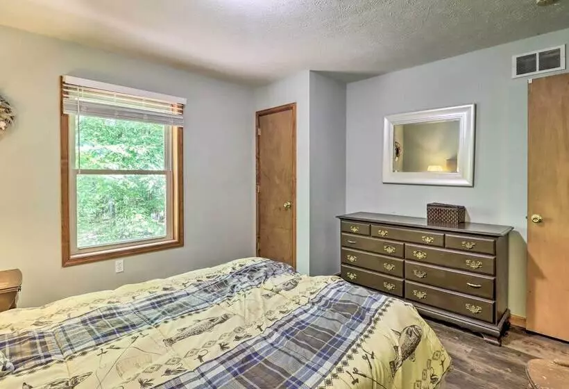 Deck, Hot Tub & Game Room: Lake Harmony Home