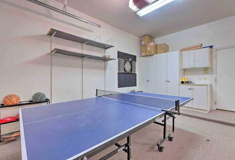 Luxury Mesa Desert Oasis: Private Pool & Golf