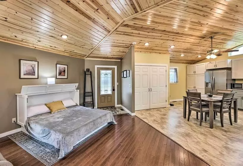 Modern Marlinton Home W/ Hot Tub & Mtn Views!