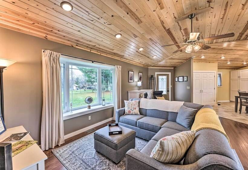 Modern Marlinton Home W/ Hot Tub & Mtn Views!