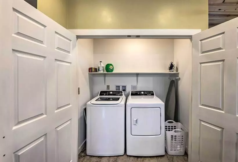 Modern Marlinton Home W/ Hot Tub & Mtn Views!