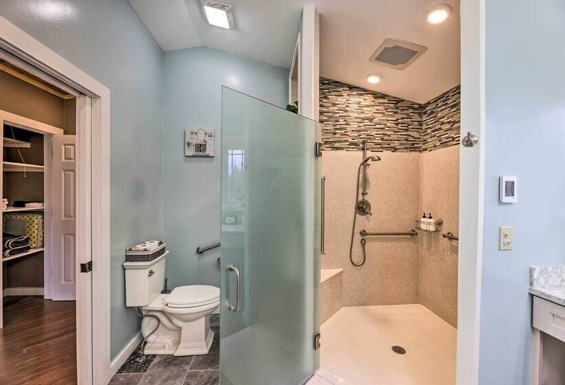 Modern Marlinton Home W/ Hot Tub & Mtn Views!